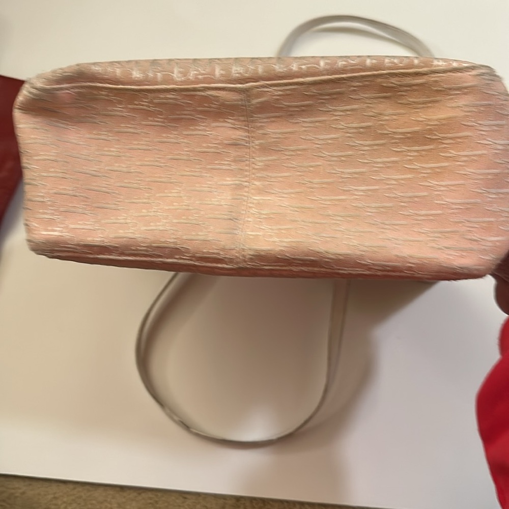 Assorted Louis Vuitton, Gucci, Loewe,MCM, YSL,Christian Dior handbags & wallets - Picture 4 of 16